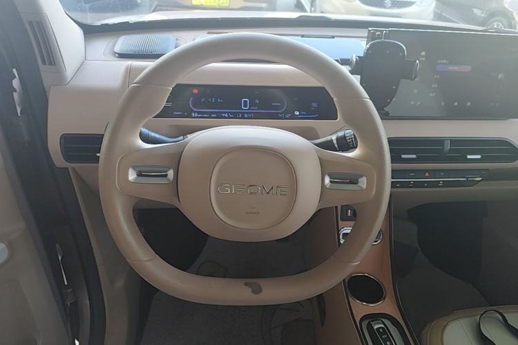 Used Geely Galaxy Panda 2023 Panda Mini 200km Endurance Bear Steering Wheel