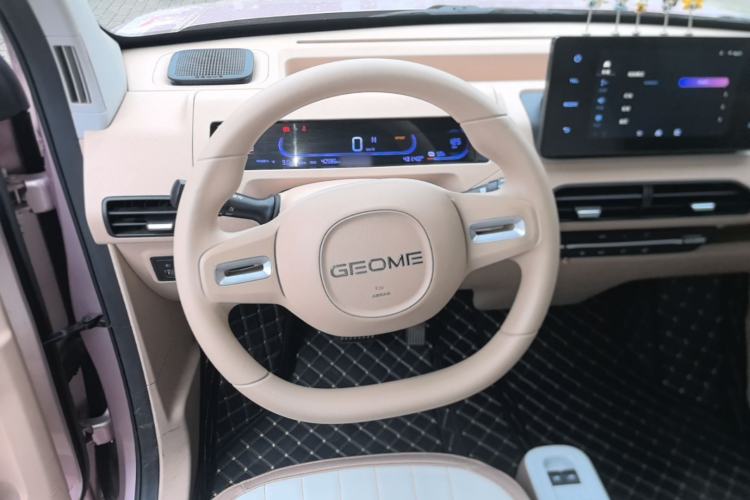 Used Geely Galaxy Panda 2023 Panda Mini 200km Endurance Bear Steering Wheel