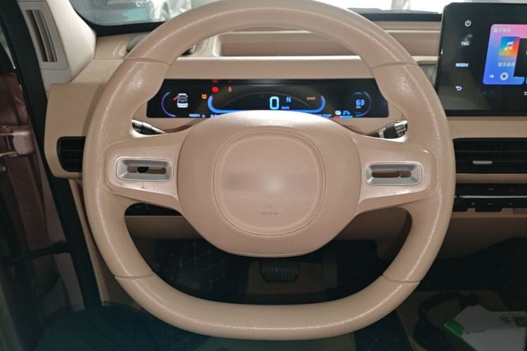 Used Geely Galaxy Panda 2023 Panda Mini 200km Endurance Bear Steering Wheel