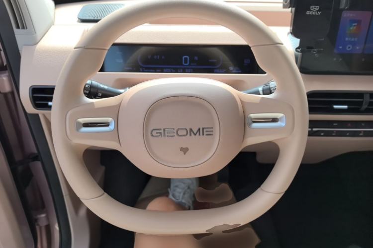 Used Geely Galaxy Panda 2023 Panda Mini 200km Endurance Bear Steering Wheel