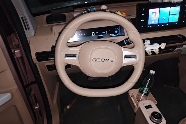 Used Geely Galaxy Panda 2023 Panda Mini 200km Endurance Bear Steering Wheel