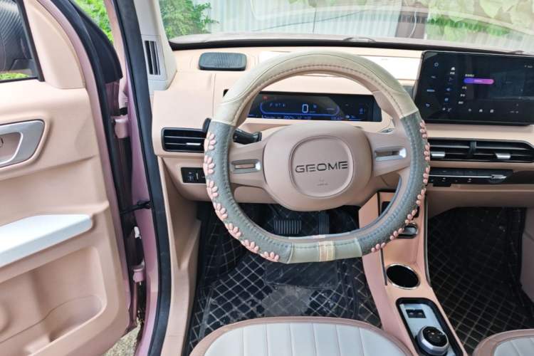 Used Geely Galaxy Panda 2023 Panda Mini 200km Endurance Bear Steering Wheel