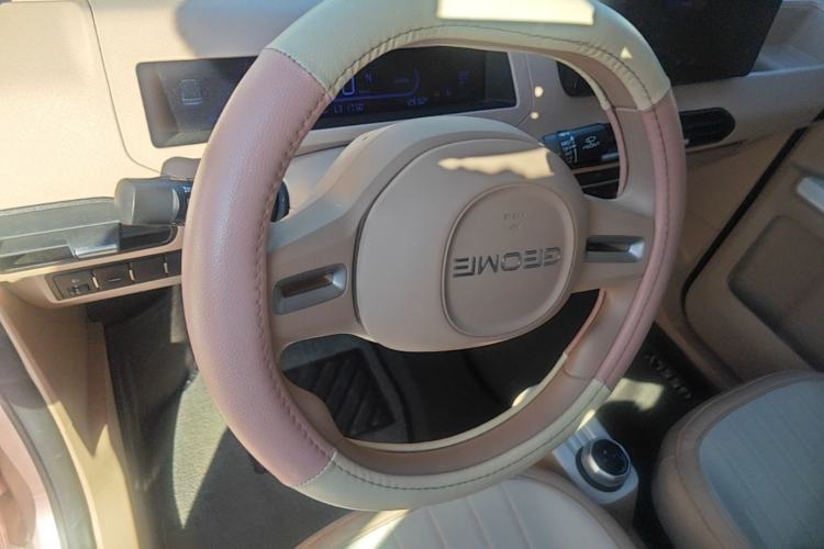 Used Geely Galaxy Panda 2023 Panda Mini 200km Endurance Bear Steering Wheel
