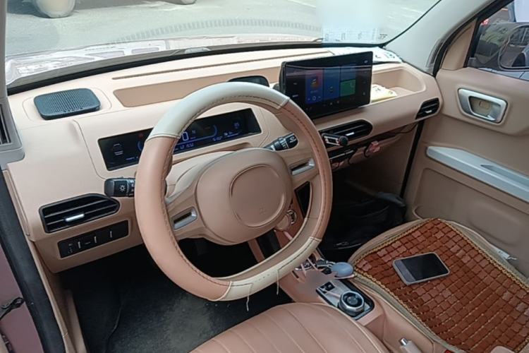 Used Geely Galaxy Panda 2023 Panda Mini 200km Endurance Bear Steering Wheel