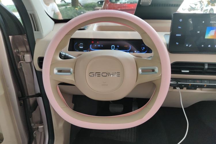 Used Geely Galaxy Panda 2023 Panda Mini 200km Endurance Bear Steering Wheel