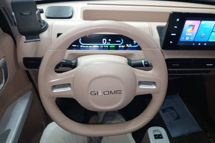 Used Geely Galaxy Panda 2023 Panda Mini 200km Endurance Bear Steering Wheel