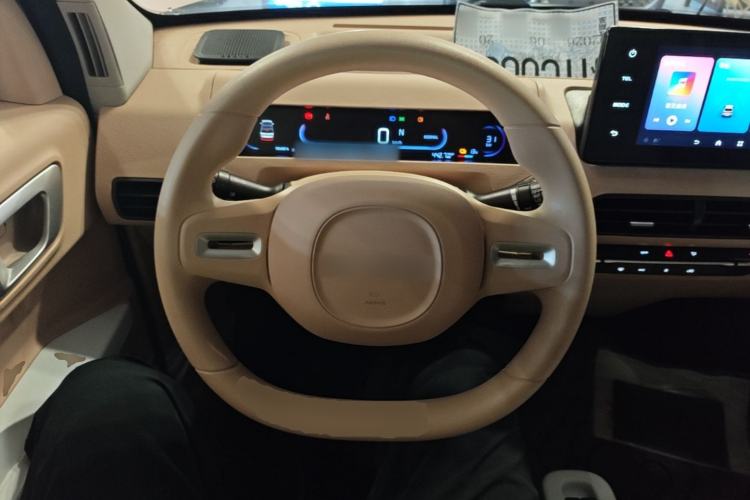 Used Geely Galaxy Panda 2023 Panda Mini 200km Endurance Bear Steering Wheel