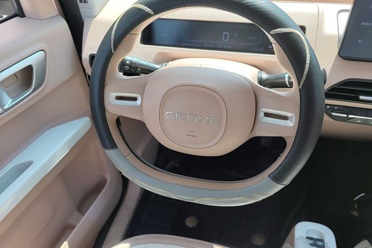 Used Geely Galaxy Panda 2023 Panda Mini 200km Endurance Bear Steering Wheel