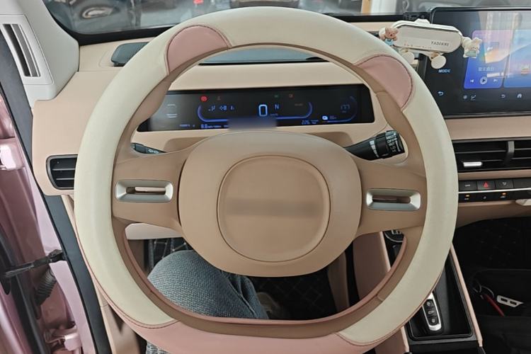 Used Geely Galaxy Panda 2023 Panda Mini 200km Endurance Bear Steering Wheel