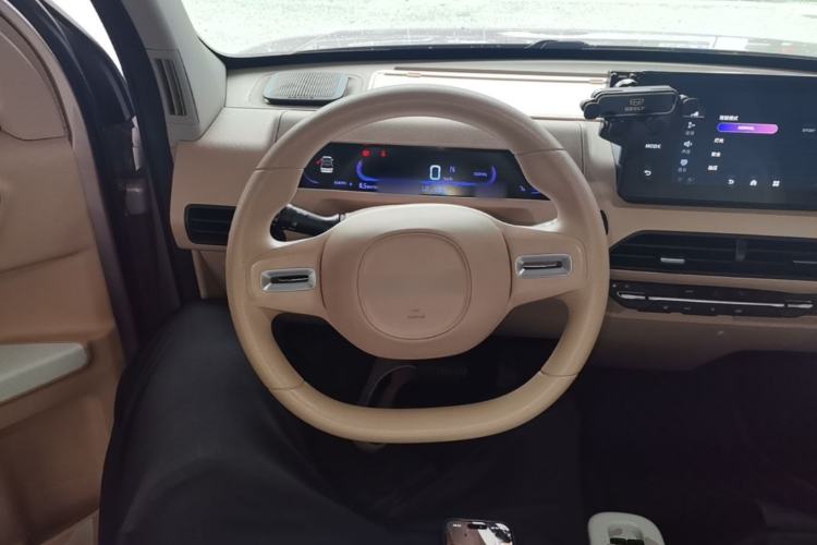 Used Geely Galaxy Panda 2023 Panda Mini 200km Endurance Bear Steering Wheel