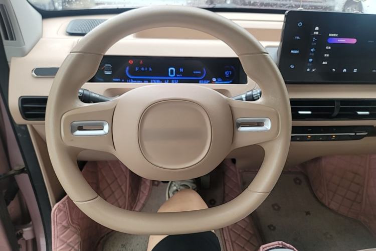 Used Geely Galaxy Panda 2023 Panda Mini 200km Endurance Bear Steering Wheel