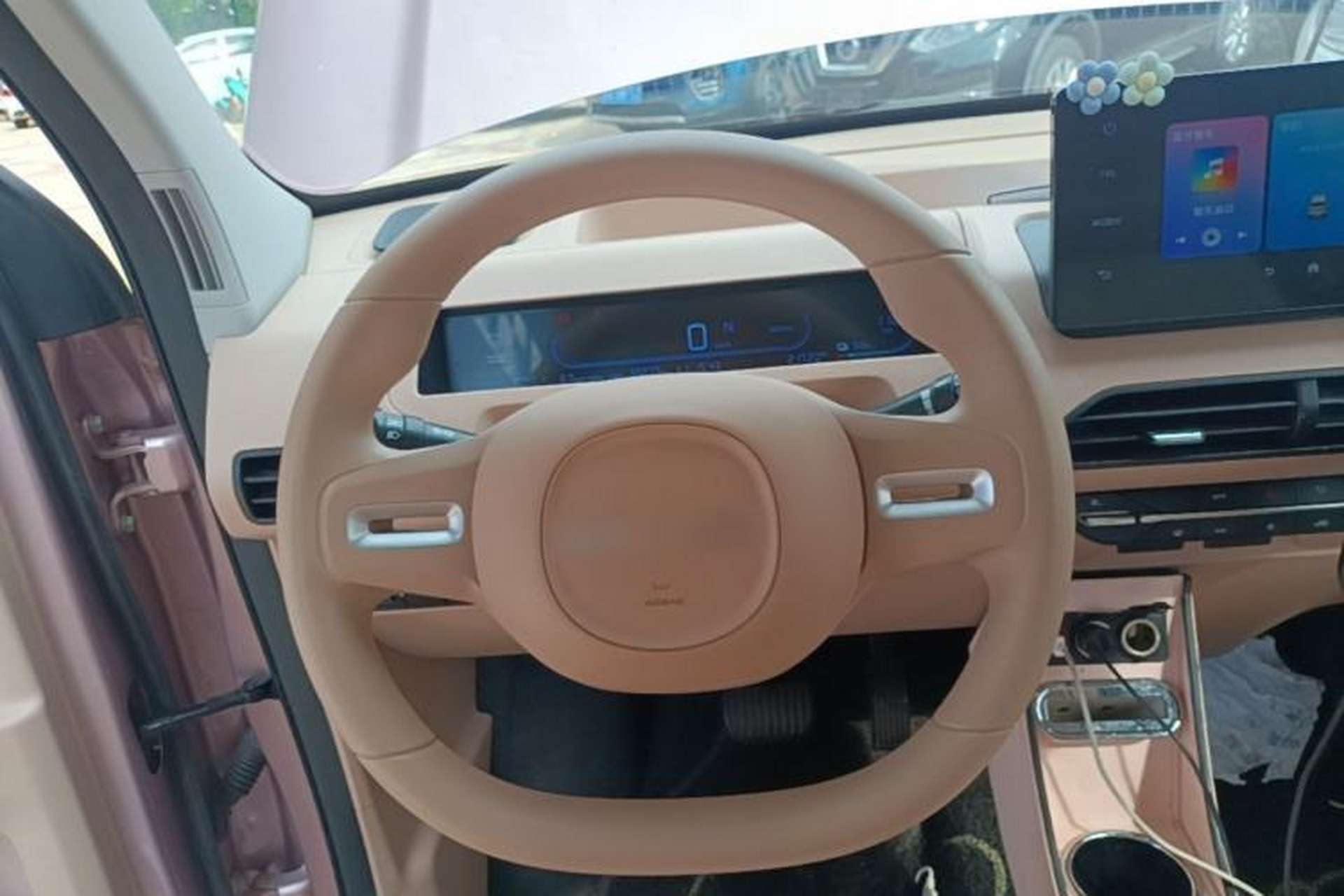 Used Geely Galaxy Panda 2023 Panda Mini 200km Endurance Bear Steering Wheel