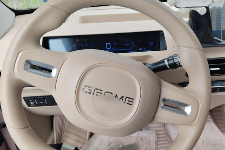 Used Geely Galaxy Panda 2023 Panda Mini 200km Endurance Bear Steering Wheel