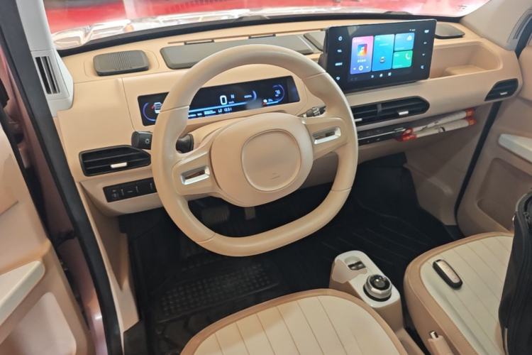 Used Geely Galaxy Panda 2023 Panda Mini 200km Endurance Bear Steering Wheel