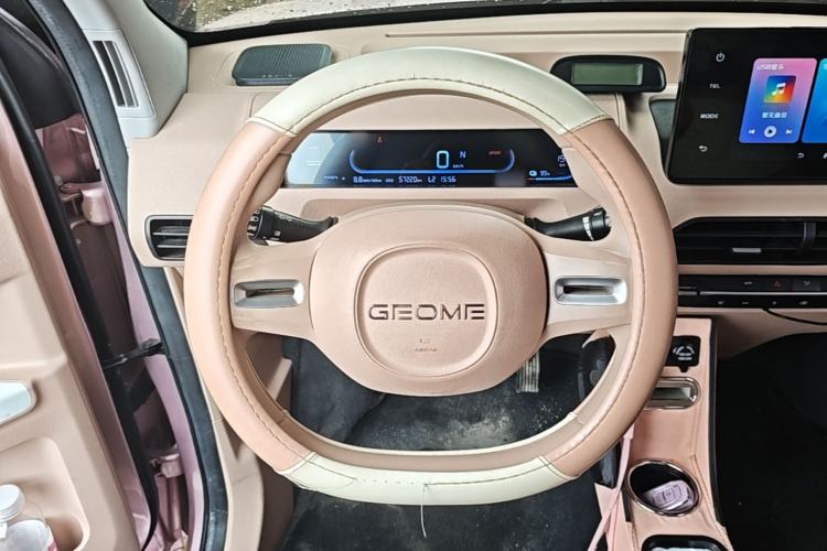 Used Geely Galaxy Panda 2023 Panda Mini 200km Endurance Bear Steering Wheel
