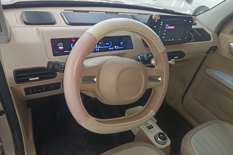 Used Geely Galaxy Panda 2023 Panda Mini 200km Endurance Bear Steering Wheel