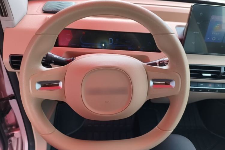Used Geely Galaxy Panda 2023 Panda Mini 200km Endurance Bear Steering Wheel