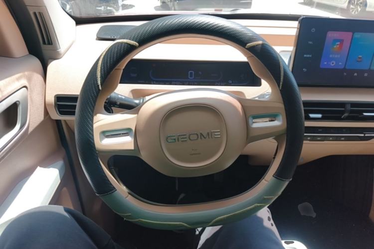 Used Geely Galaxy Panda 2023 Panda Mini 200km Endurance Bear Steering Wheel