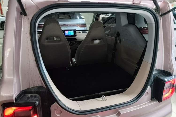 Used Geely Galaxy Panda 2023 Panda Mini 200km Endurance Bear Trunk