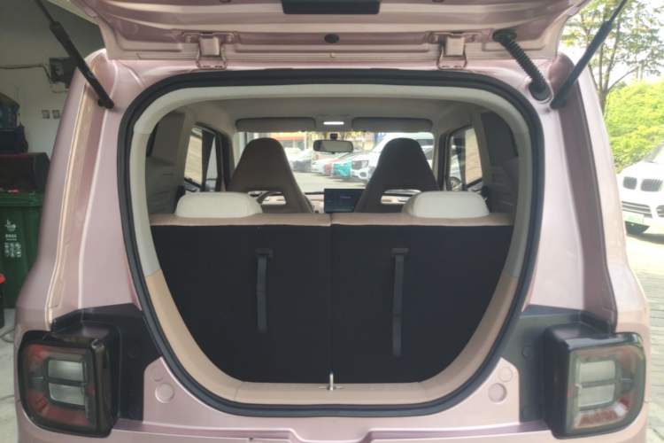 Used Geely Galaxy Panda 2023 Panda Mini 200km Endurance Bear Trunk