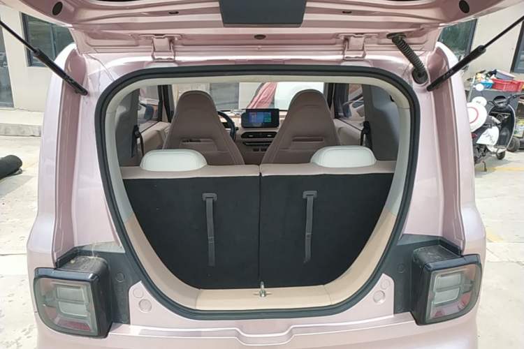 Used Geely Galaxy Panda 2023 Panda Mini 200km Endurance Bear Trunk