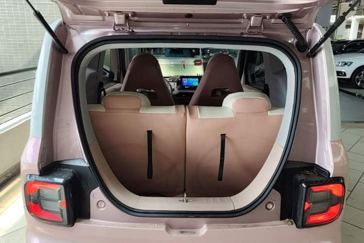 Used Geely Galaxy Panda 2023 Panda Mini 200km Endurance Bear Trunk