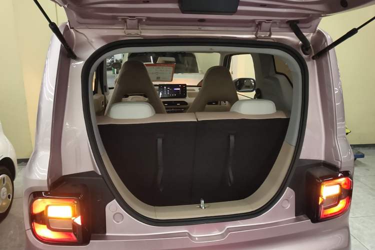 Used Geely Galaxy Panda 2023 Panda Mini 200km Endurance Bear Trunk