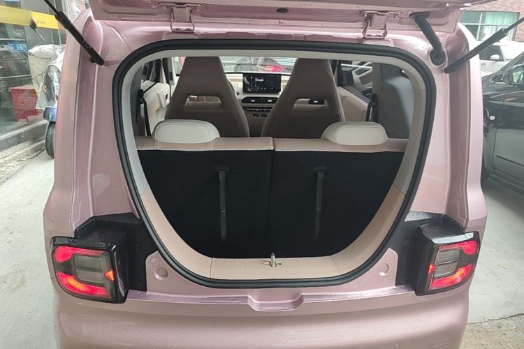 Used Geely Galaxy Panda 2023 Panda Mini 200km Endurance Bear Trunk