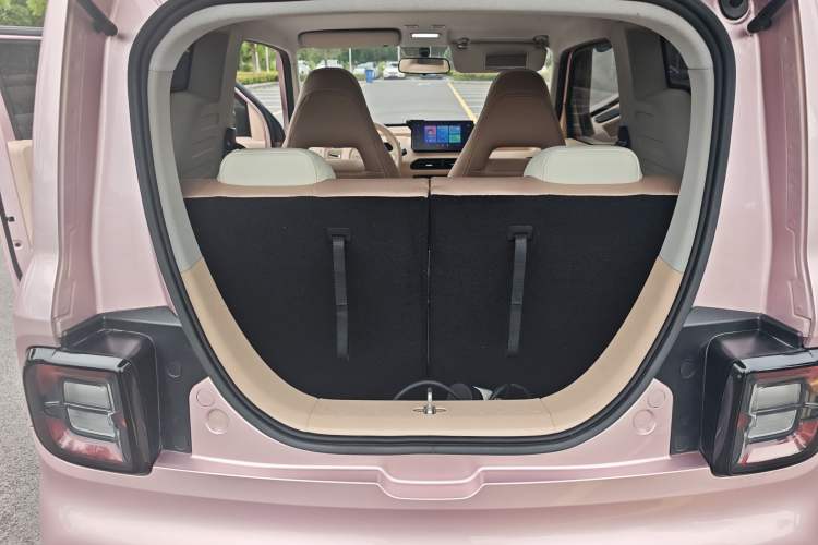 Used Geely Galaxy Panda 2023 Panda Mini 200km Endurance Bear Trunk