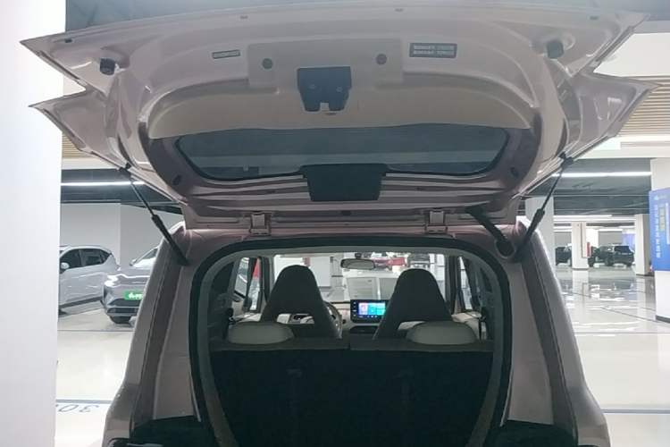 Used Geely Galaxy Panda 2023 Panda Mini 200km Endurance Bear Trunk