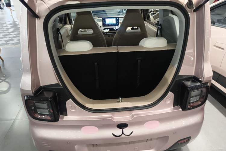 Used Geely Galaxy Panda 2023 Panda Mini 200km Endurance Bear Trunk