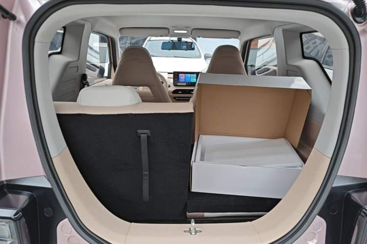 Used Geely Galaxy Panda 2023 Panda Mini 200km Endurance Bear Trunk