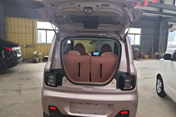 Used Geely Galaxy Panda 2023 Panda Mini 200km Endurance Bear Trunk