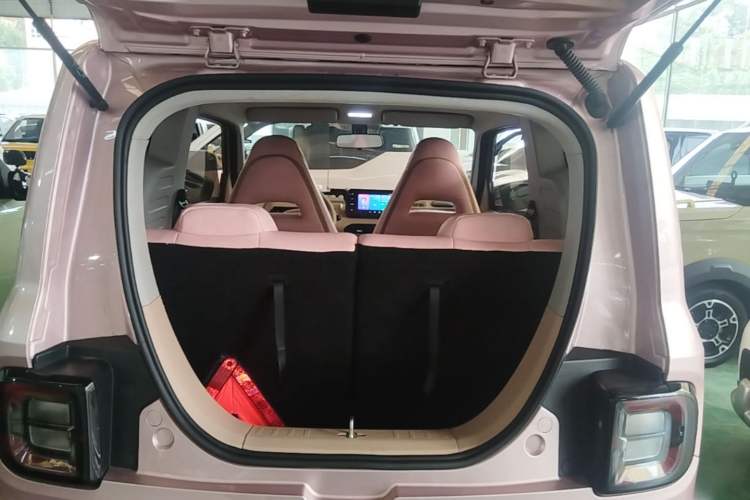 Used Geely Galaxy Panda 2023 Panda Mini 200km Endurance Bear Trunk