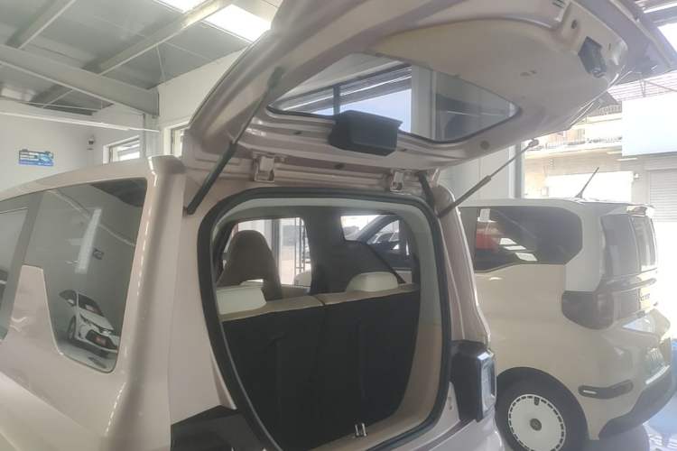Used Geely Galaxy Panda 2023 Panda Mini 200km Endurance Bear Trunk