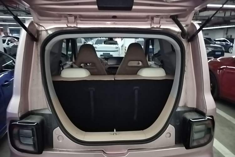 Used Geely Galaxy Panda 2023 Panda Mini 200km Endurance Bear Trunk