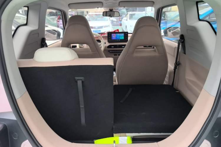 Used Geely Galaxy Panda 2023 Panda Mini 200km Endurance Bear Trunk
