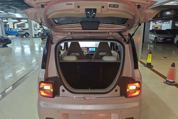 Used Geely Galaxy Panda 2023 Panda Mini 200km Endurance Bear Trunk