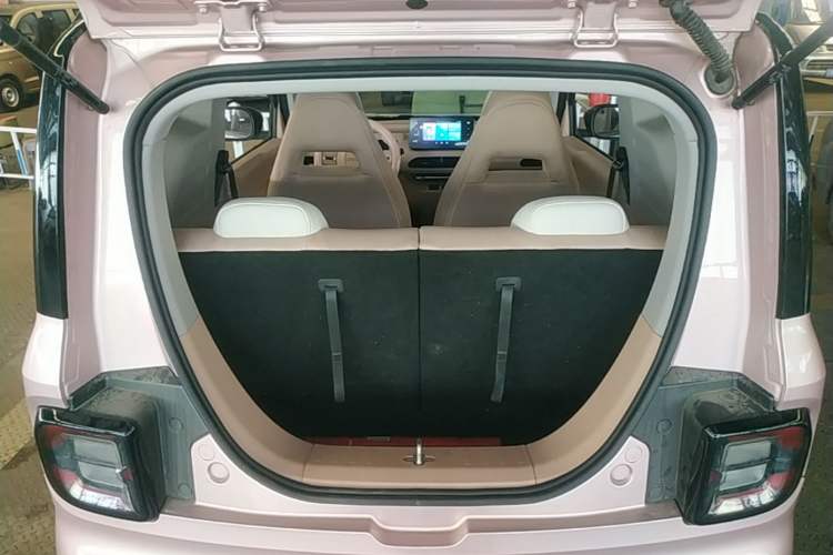 Used Geely Galaxy Panda 2023 Panda Mini 200km Dynamic Bear Trunk