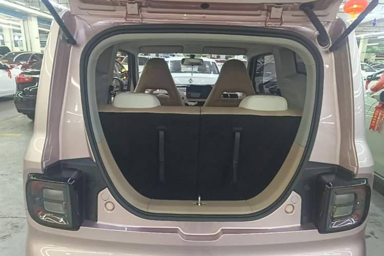 Used Geely Galaxy Panda 2023 Panda Mini 200km Endurance Bear Trunk