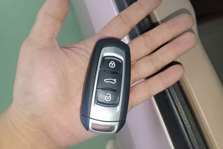 Used Geely Galaxy Panda 2023 Panda Mini 200km Endurance Bear Vehicle Key