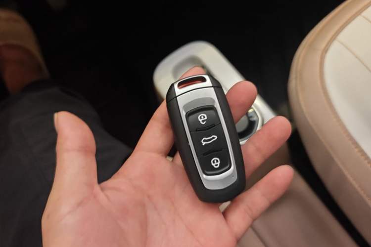 Used Geely Galaxy Panda 2023 Panda Mini 200km Endurance Bear Vehicle Key
