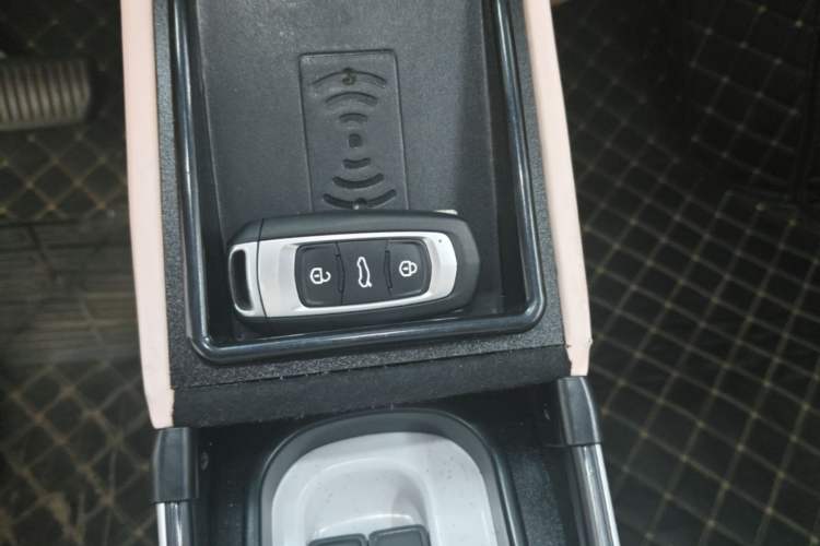 Used Geely Galaxy Panda 2023 Panda Mini 200km Endurance Bear Vehicle Key