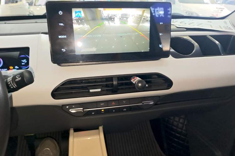 Used Geely Galaxy Panda 2023 Panda Mini 200km Endurance Bear Audio And AC Panel