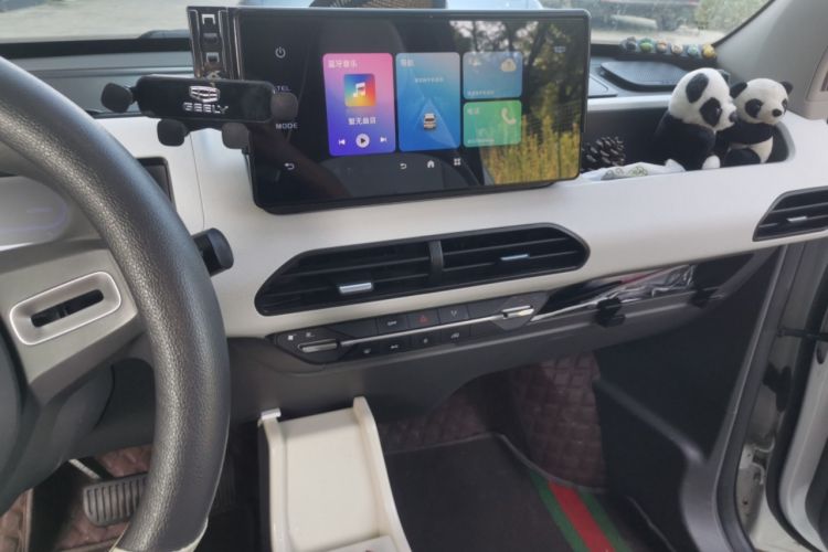 Used Geely Galaxy Panda 2023 Panda Mini 200km Endurance Bear Audio And AC Panel