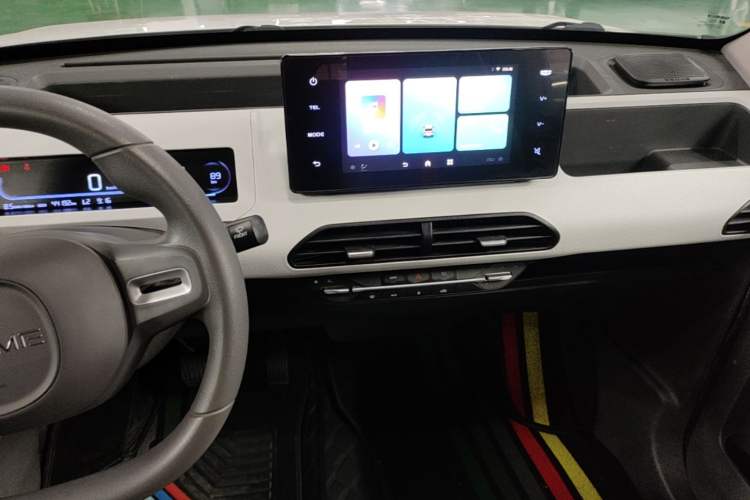 Used Geely Galaxy Panda 2023 Panda Mini 200km Endurance Bear Audio And AC Panel