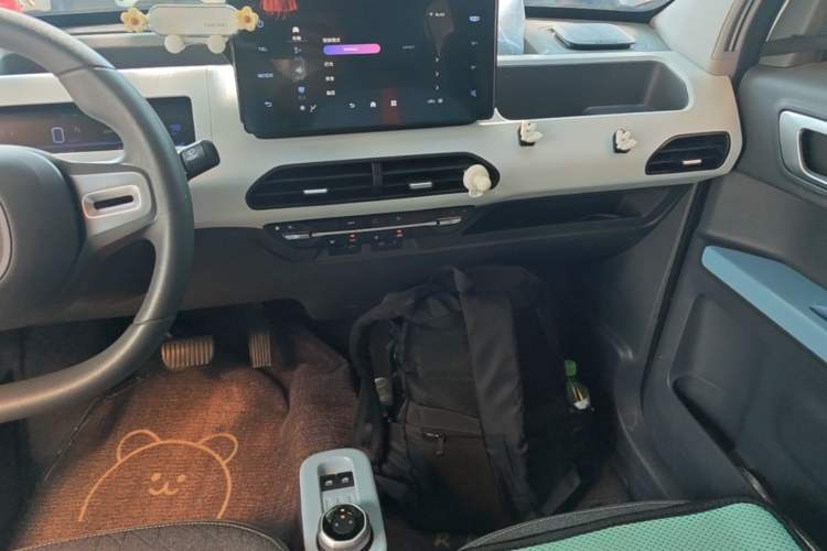Used Geely Galaxy Panda 2023 Panda Mini 200km Endurance Bear Audio And AC Panel