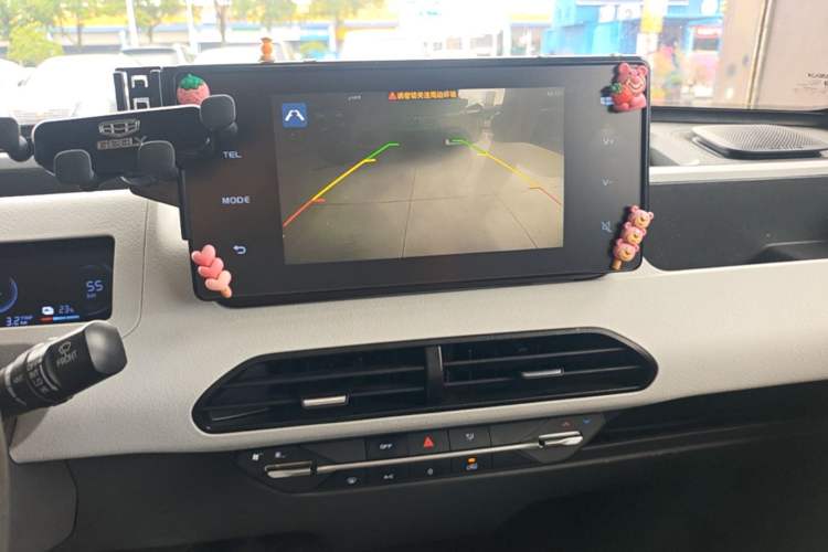 Used Geely Galaxy Panda 2023 Panda Mini 200km Endurance Bear Audio And AC Panel