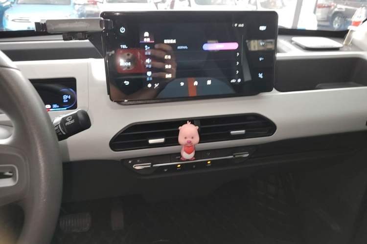 Used Geely Galaxy Panda 2023 Panda Mini 200km Little Yellow Duck Limited Edition — Happy as Can Be Audio And AC Panel