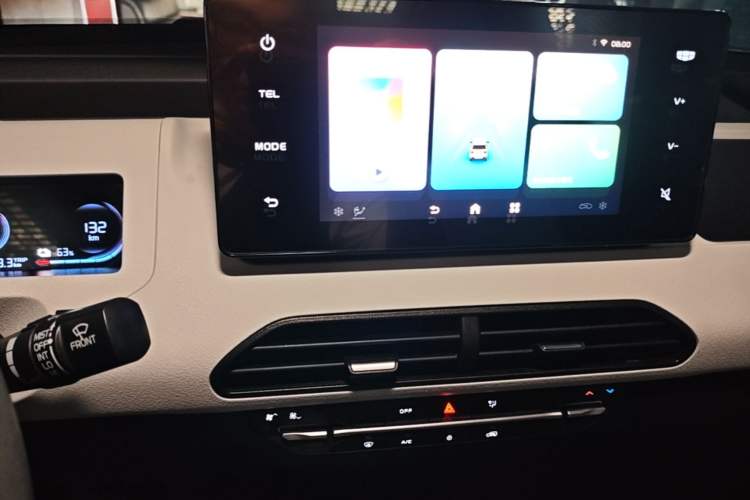 Used Geely Galaxy Panda 2023 Panda Mini 200km Dynamic Bear Audio And AC Panel